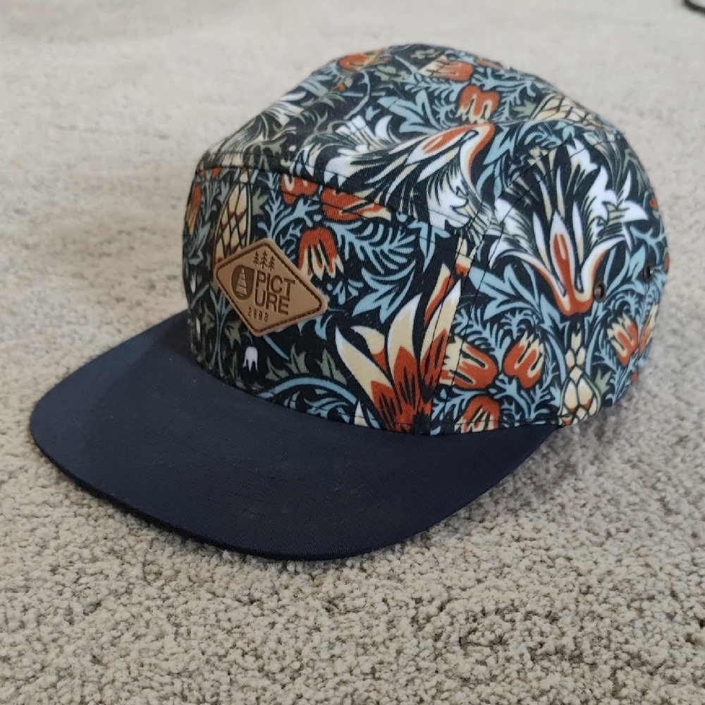 Picture | 5 Panel Floral Hat